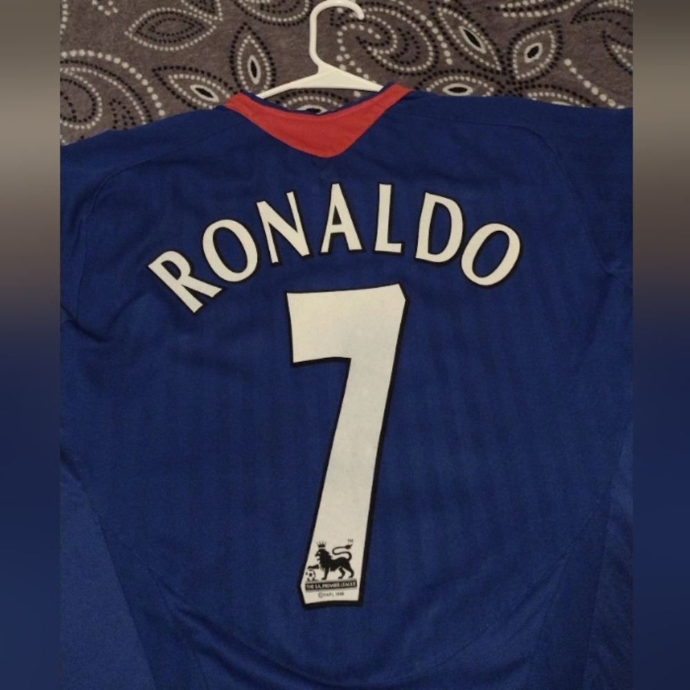 Cristiano Ronaldo Manchester United 2005-2007 away jersey